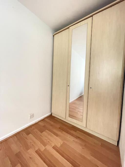 Lovely 2-Bed 20 Mins To Central London 아파트 외부 사진