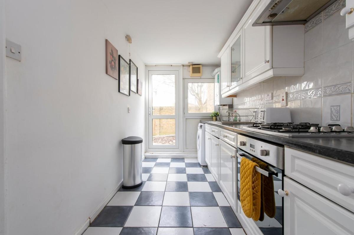 Lovely 2-Bed 20 Mins To Central 런던 외부 사진