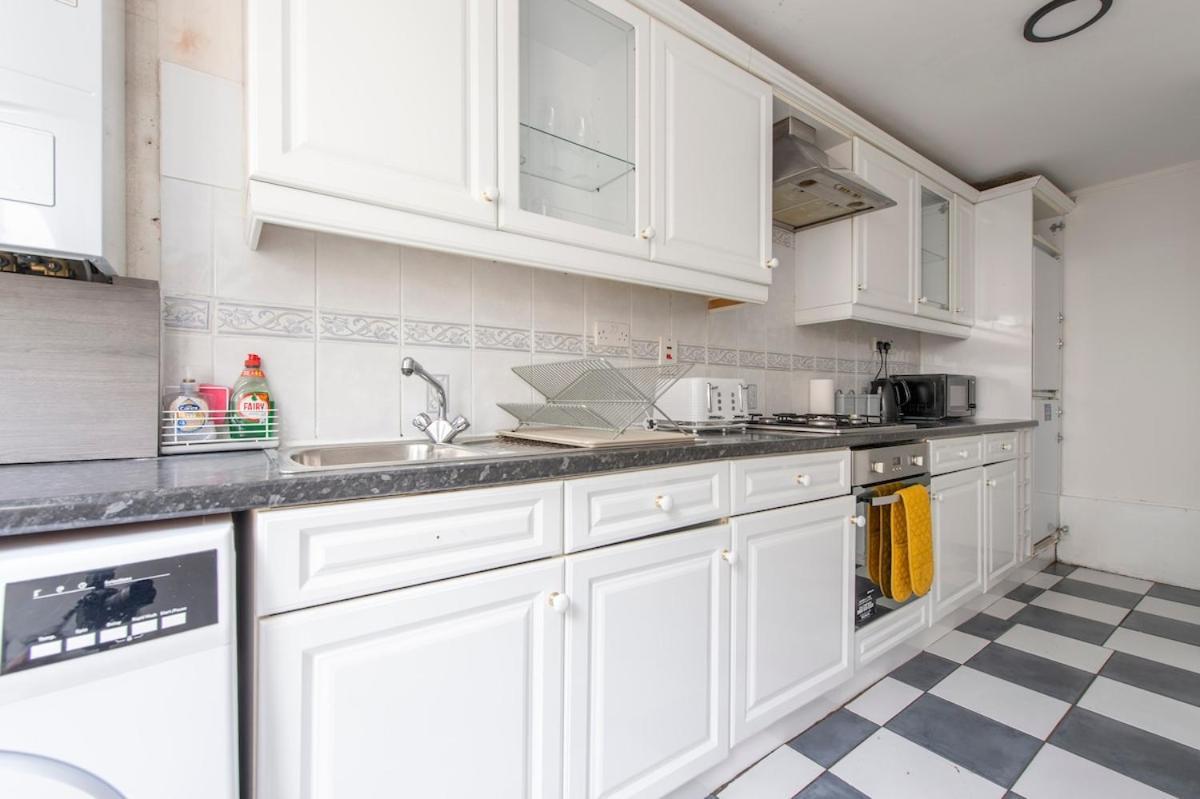Lovely 2-Bed 20 Mins To Central 런던 외부 사진
