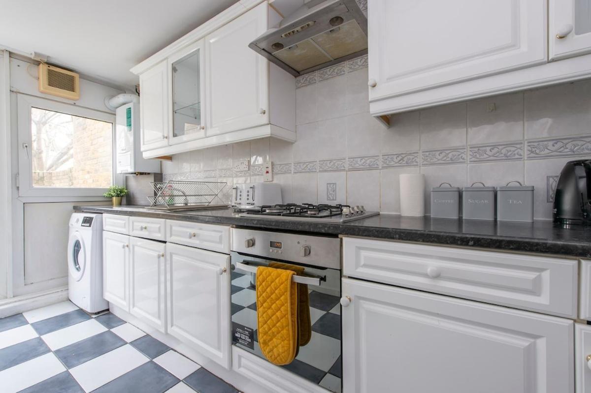 Lovely 2-Bed 20 Mins To Central 런던 외부 사진
