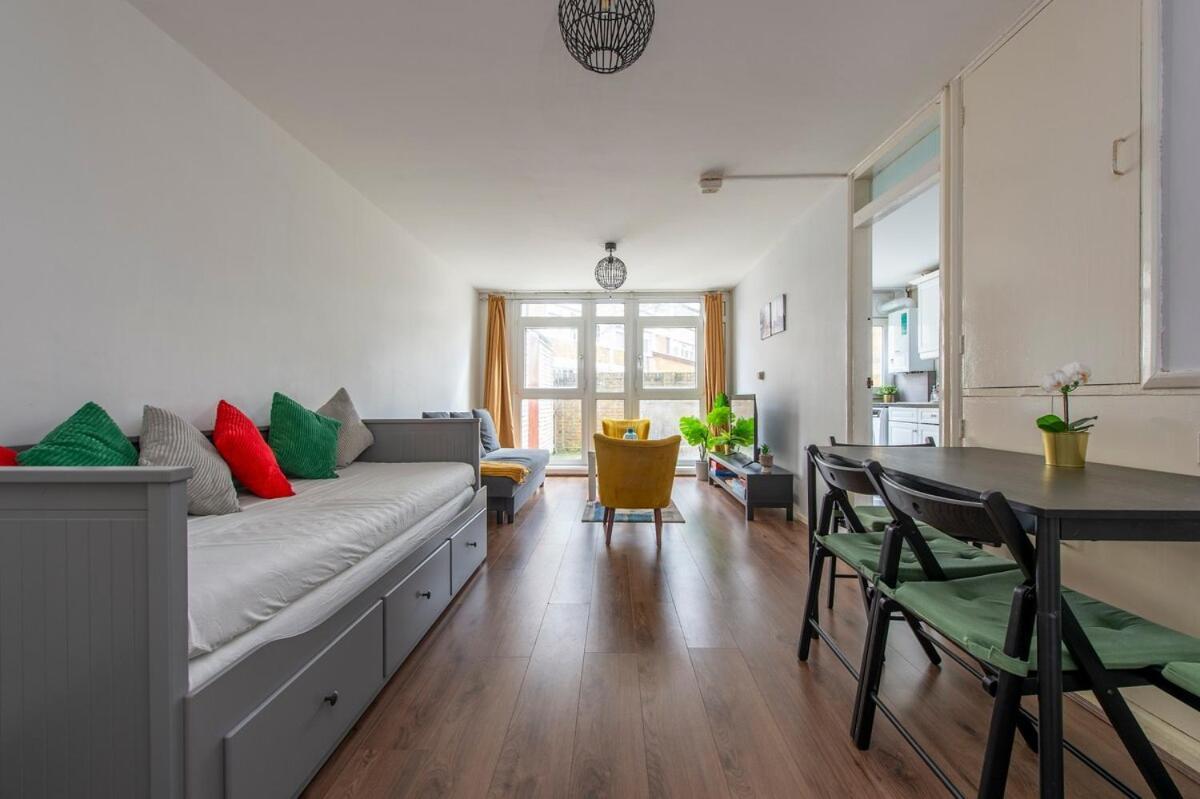 Lovely 2-Bed 20 Mins To Central 런던 외부 사진